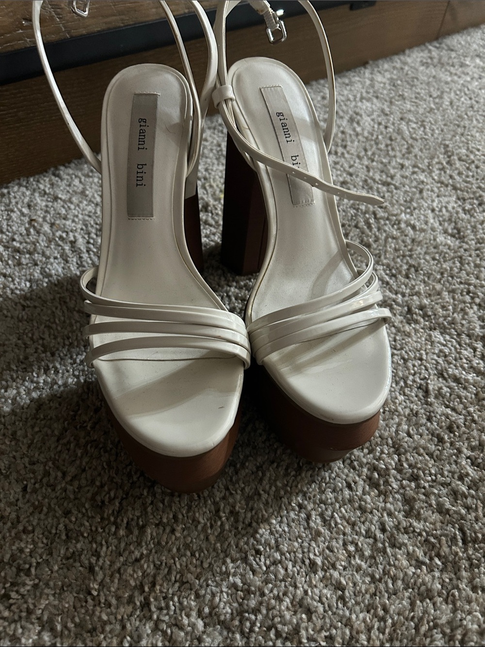 Gianni Bini White Strappy Platform Sandals with Brown Platform